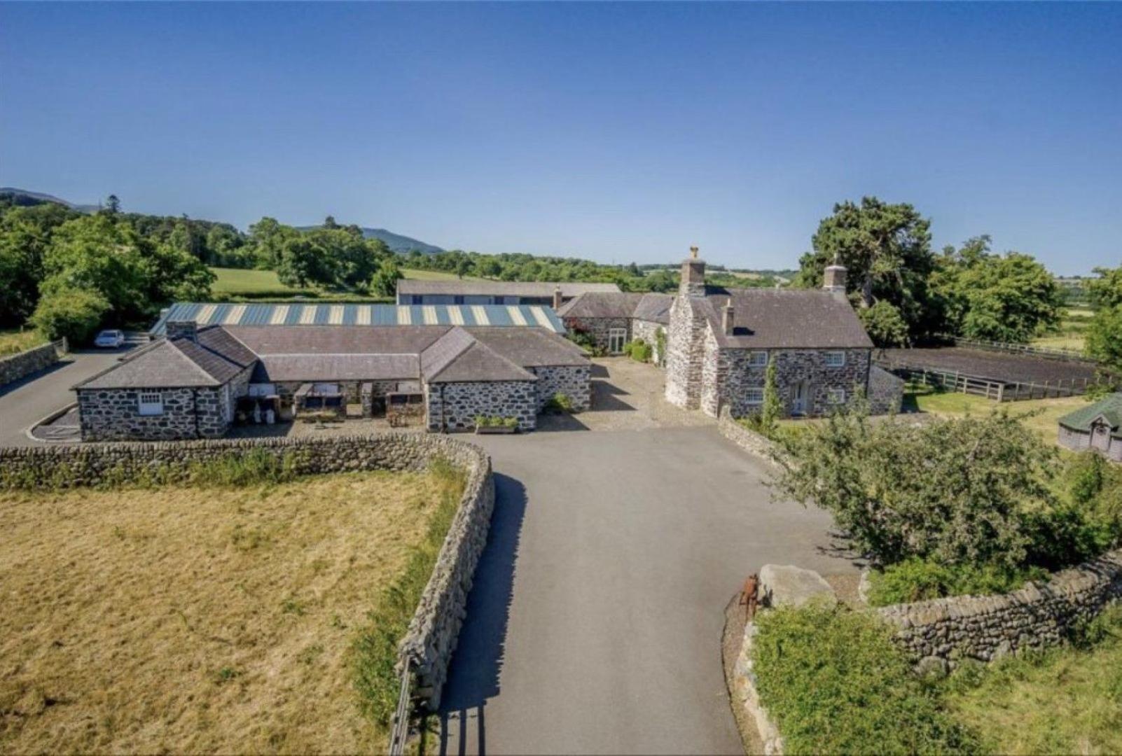 Tal Y Bont Uchaf Villa แบงเกอร์ ภายนอก รูปภาพ